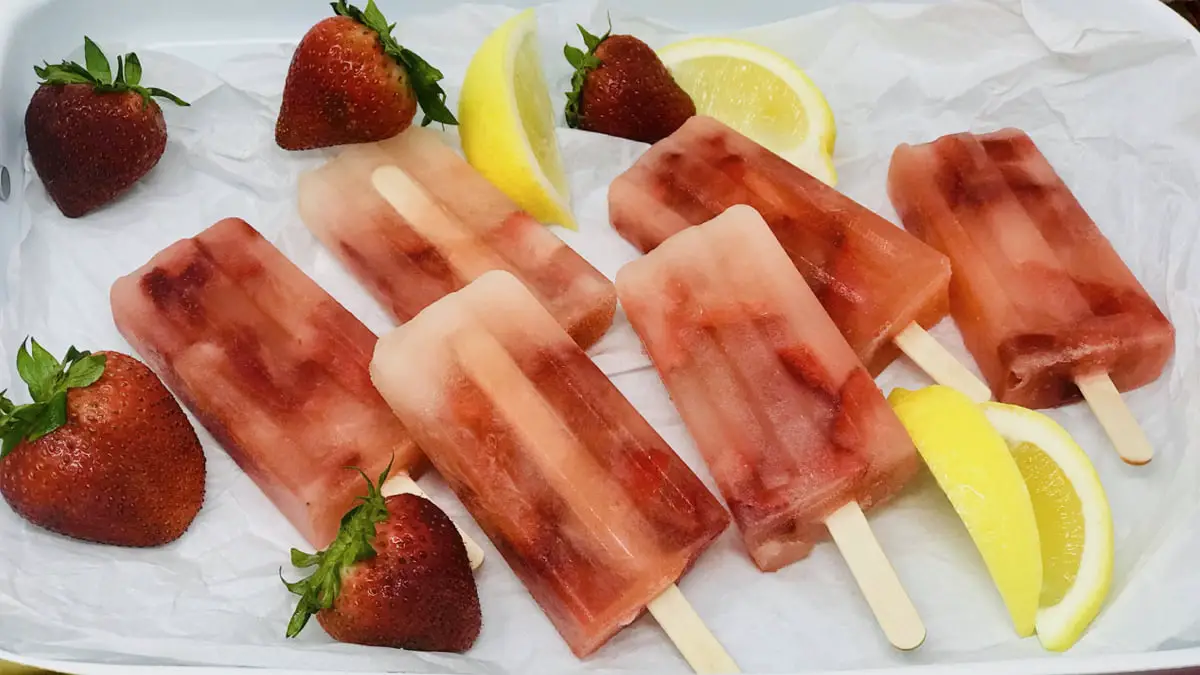 Easy Healthy Homemade Strawberry Lemonade Popsicles