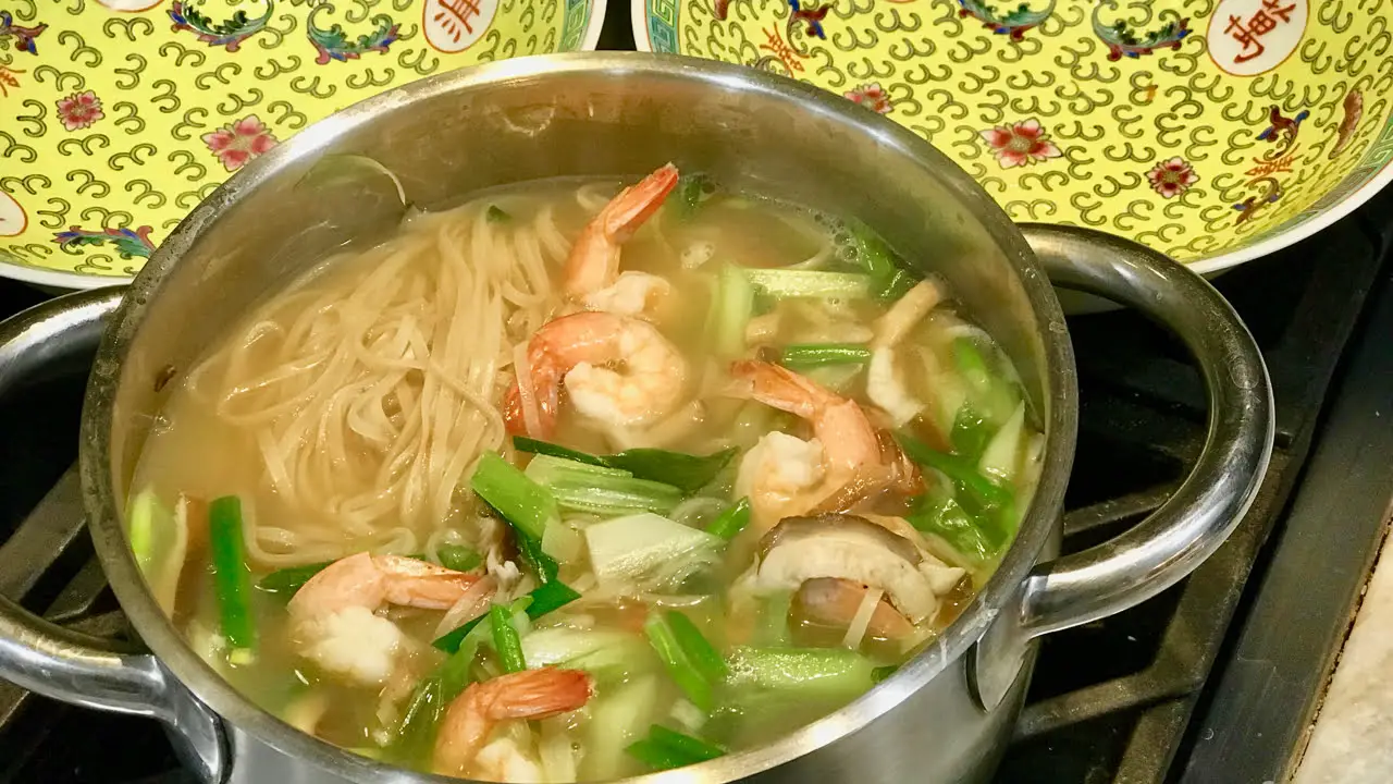 Asian 30-Minutes Homemade Shrimp Ramen