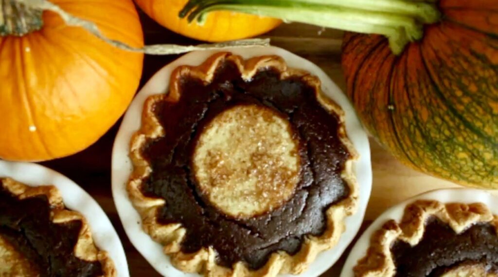 pumpkin spice crust with pumpkin custard pies