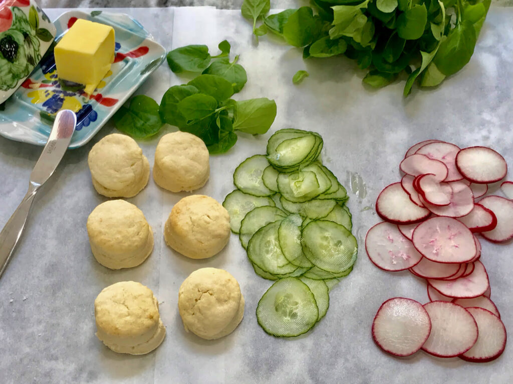 Biscuits and Filling Cut Uniformly