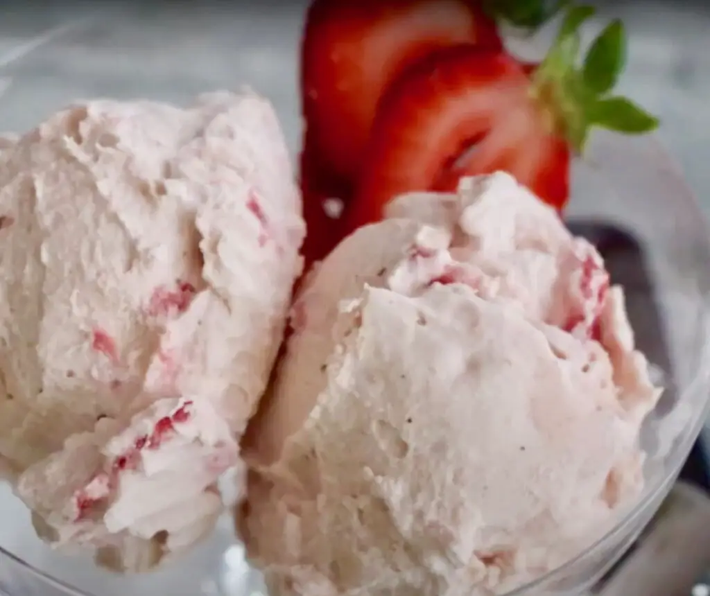 Homemade Strawberry Rhubarb Ice Cream