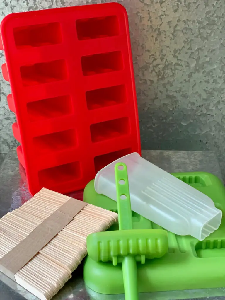 Various types of popsicle molds.