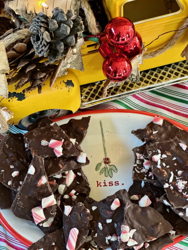 Easy Holiday Chocolate Peppermint Bark