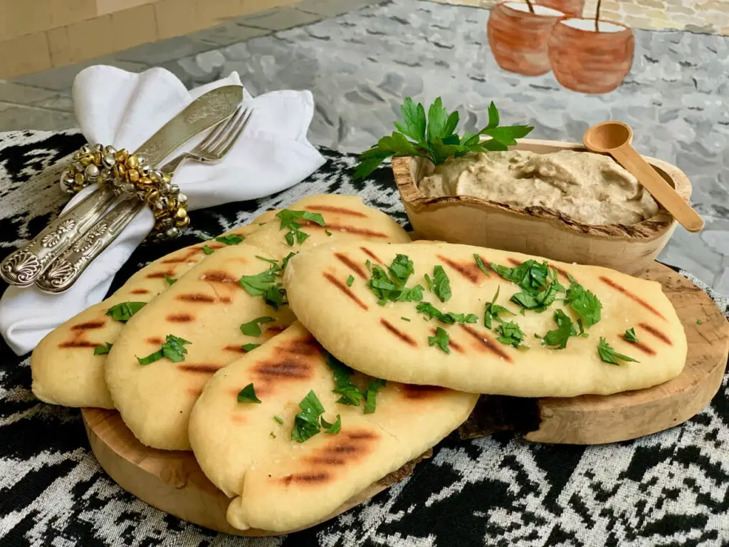 Easy Homemade Mediterranean Pita Bread