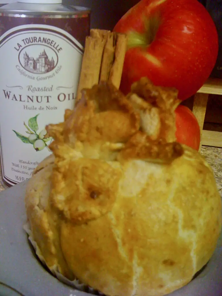 Cinnamon Spiced Apple Wellingtons With Walnuts