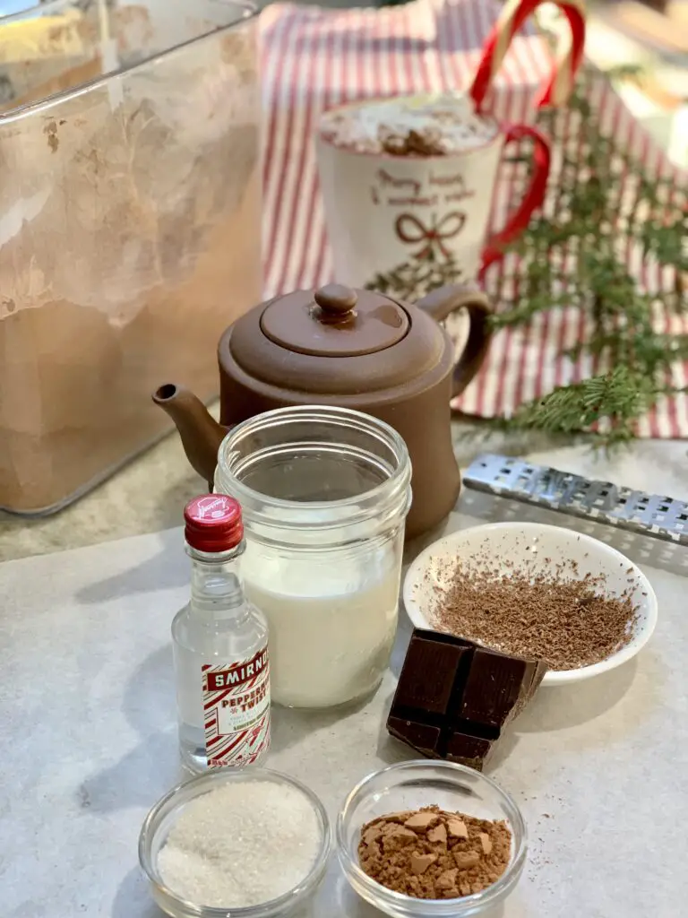 Peppermint Hot Chocolate Cocktail Ingredients