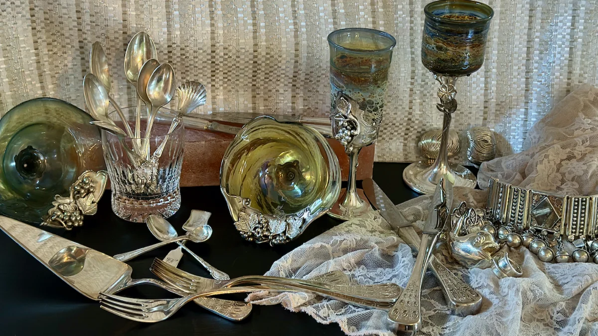 How To Clean Silver With Baking Soda And Foil