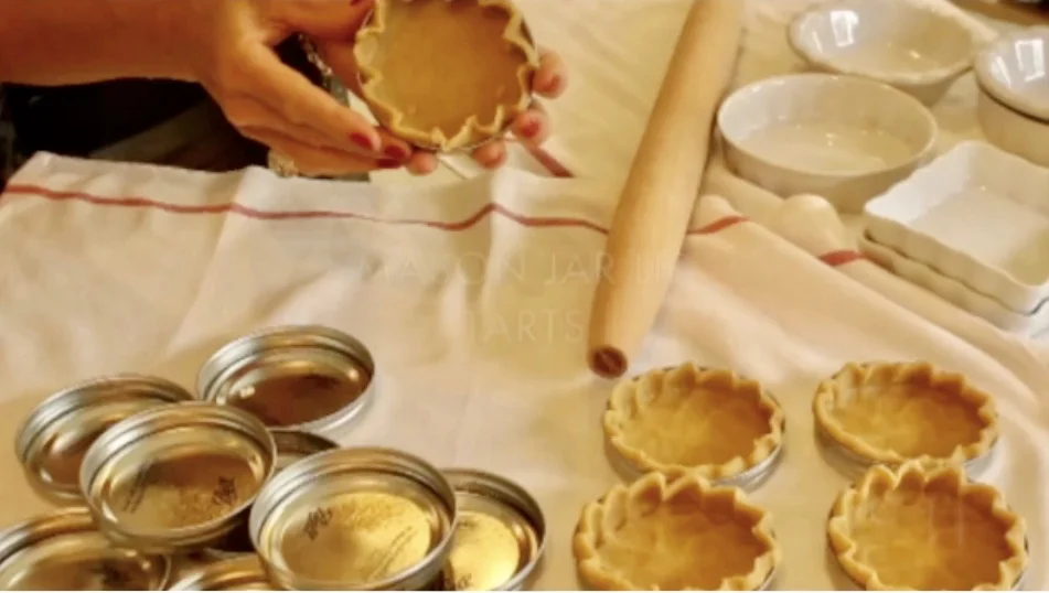 Mason Jar Lids Make Affordable and Easy To Remove Tarts